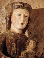Abbaye Saint-Michel-de-Cuxa, Statue Notre-Dame de la Creche (bois polychrome du 14e) (2)